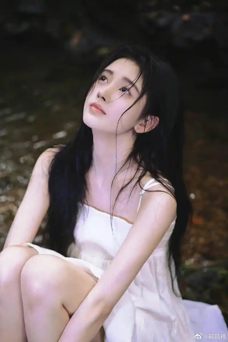 鞠姐的这两组写真的和这个歌适配度太高了#鞠婧祎 #神仙颜值  - 抖音