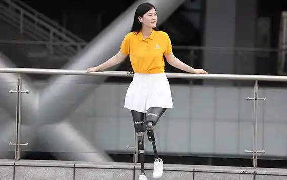 安装假肢的好处与弊端_穿戴_行走_配件