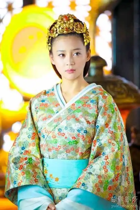 《王的女人》《美人无泪》袁姗姗掀起励志风