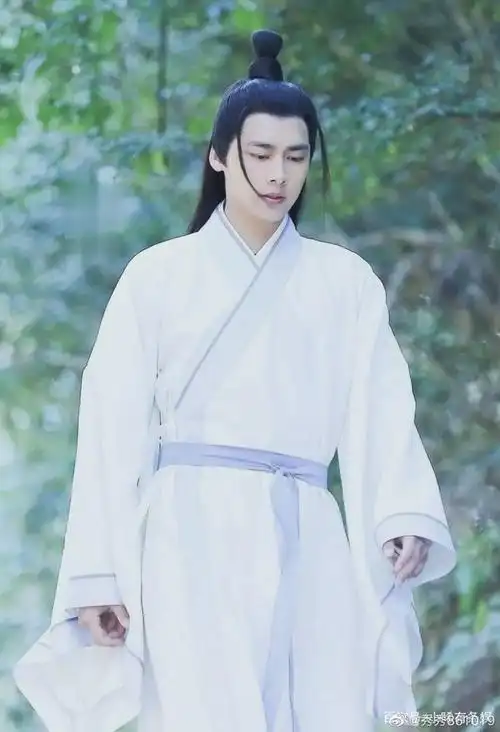 男星古装白衣比美