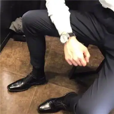 成熟稳重的男生陌陌头像高清大图我不喜欢说爱只喜欢谈钱