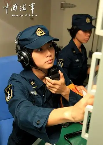 浪漫而艰辛:中国海军战舰上的漂亮女通信士官纪实_军事频道_凤凰网#p=