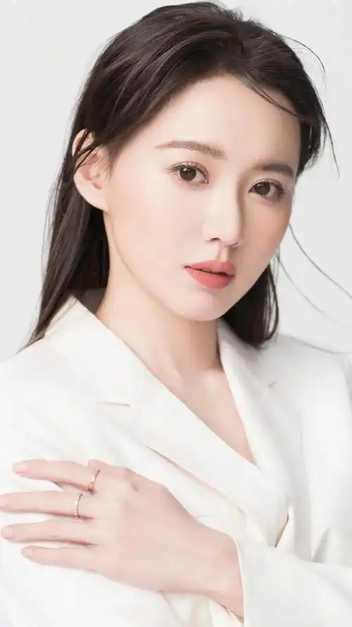 江铠同惊艳美照