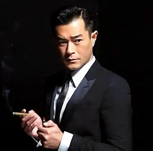 又帅又酷,还很多爱心.是你要的吗?古天乐