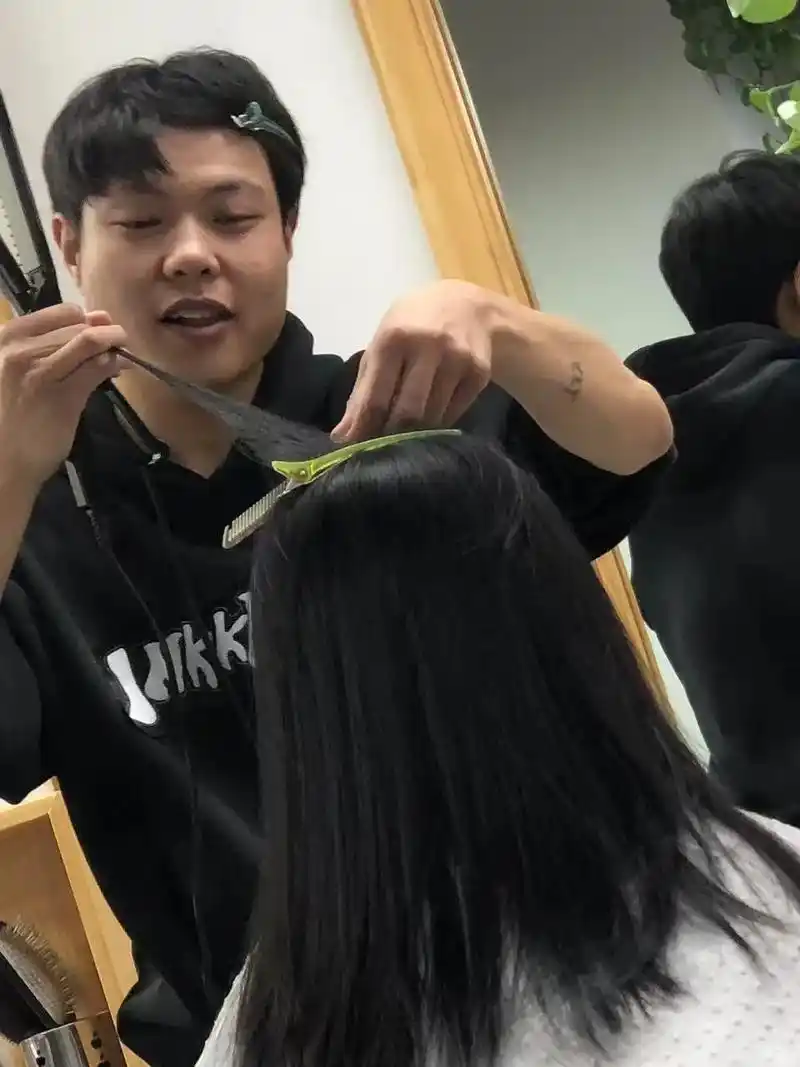 剪发时的表情包!