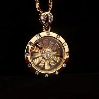 网红直播带货香港澳门旅游市场时来运转项链镶钻吊坠批发