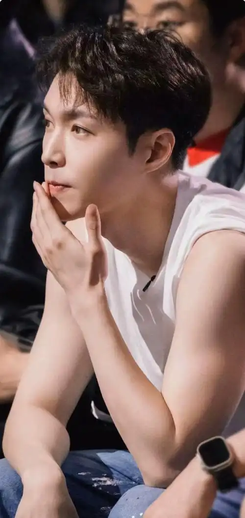 壁纸超话明星壁纸第354期|张艺兴