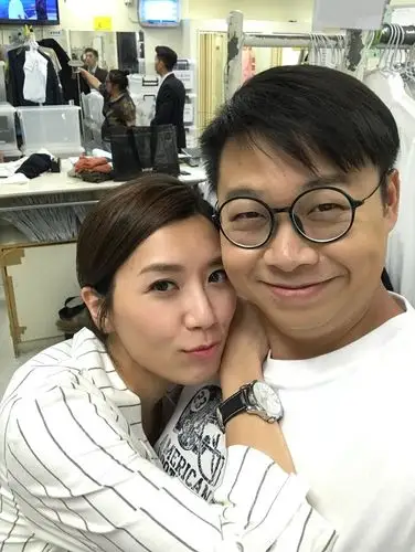 全tvb最好演技的肥仔何远东挞着无线花旦还和她kiss网民icannot