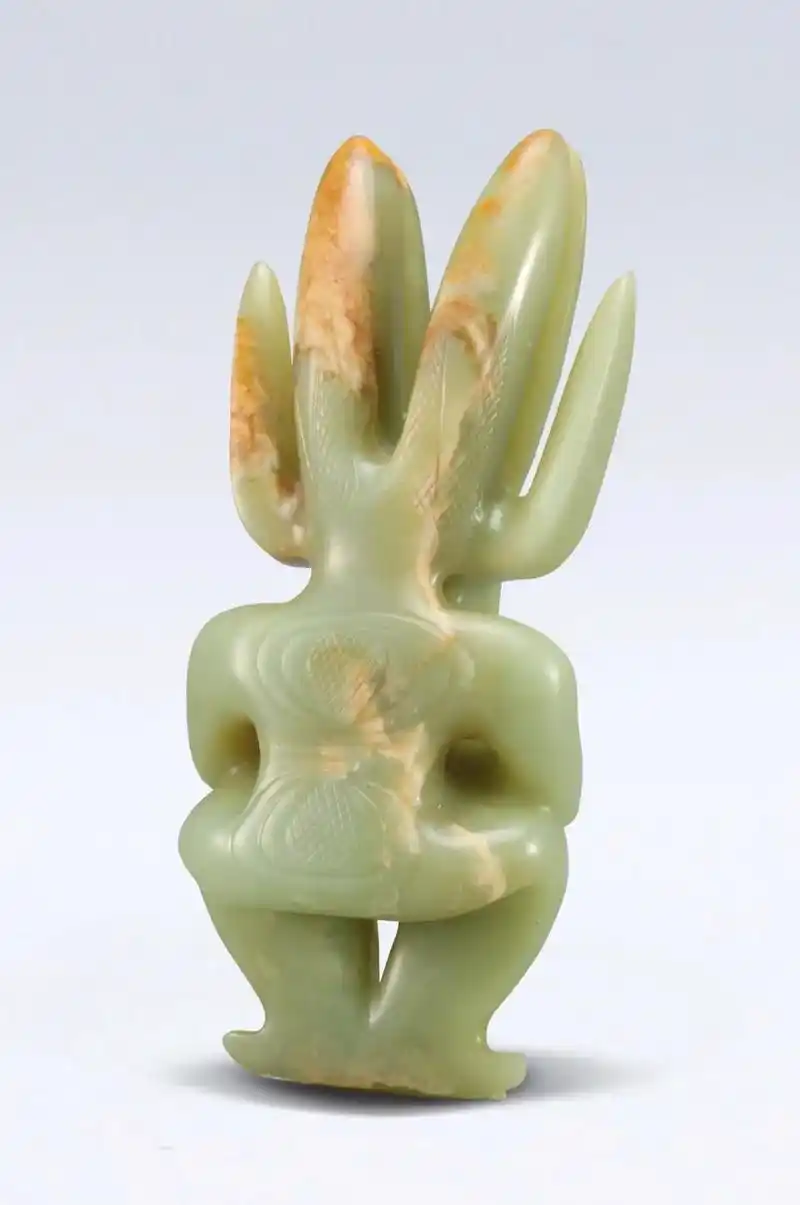 红山文化时期的玉神人