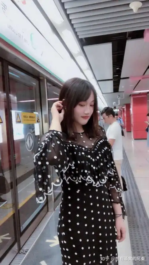 女生身高170~180,体重130斤会好看吗?