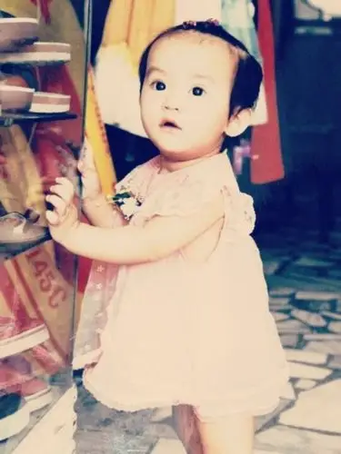 陈意涵童年照