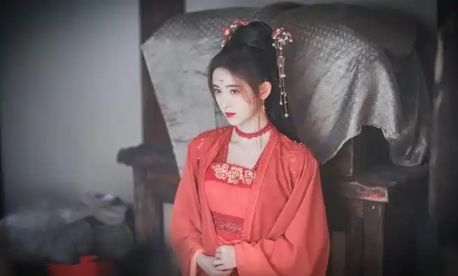 雪文曦红衣造型##鞠婧祎漂亮书生