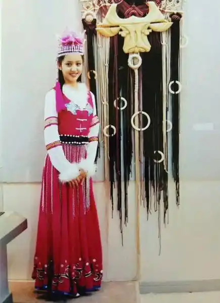 致青春!佟丽娅罕见学生时代旧照曝光 罕见明星老照片盘点