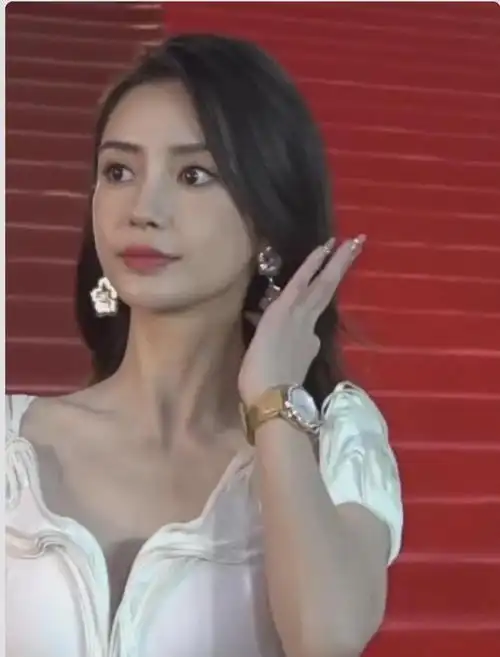 hk这一夜58岁刘嘉玲像38岁大鹏跳得好高杨颖被网友嘲讽