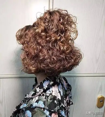 "烫小卷"扎起来更美