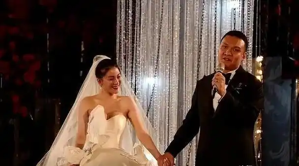 好声音没夺冠,却嫁给爱奇艺总裁,34岁妥妥人生赢家!
