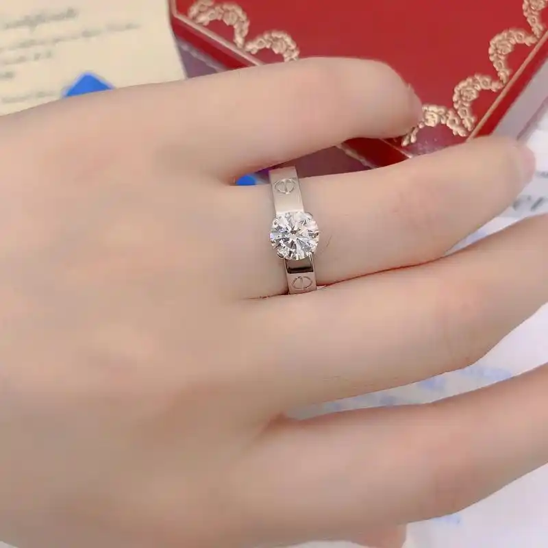 cartierlove订婚钻戒1克拉
