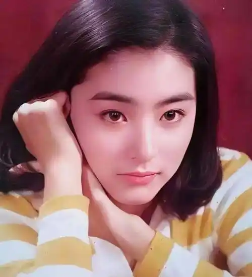 一代佳人林青霞:年轻时真是惊艳了时光,美得清丽脱俗