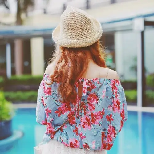 背影 女头像 by:李倩