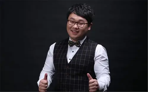 【1 1主持人团队-小朱】