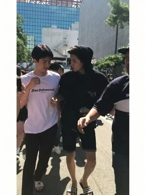 一些灿烈的女友视角