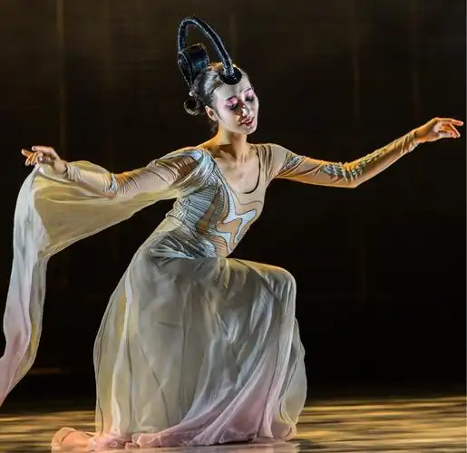 中国古典舞作品《粉.墨》 摄影:高翔