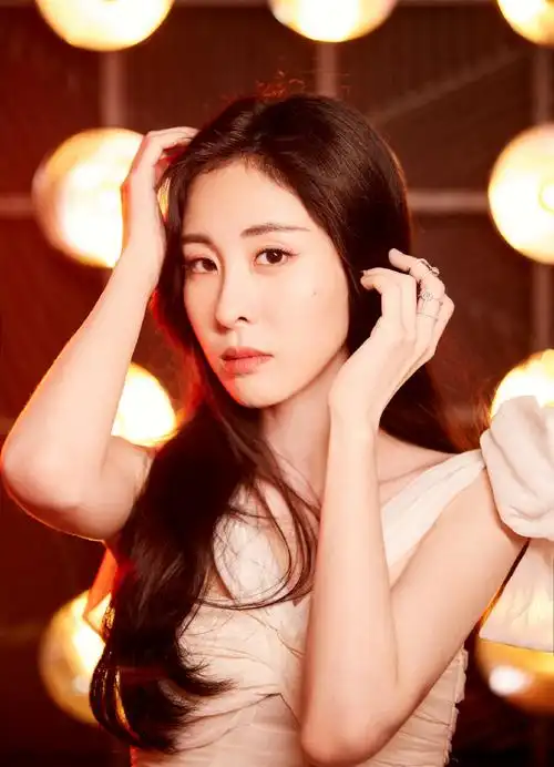 张碧晨白裙性感柔美写真图片[9/10]_明星_美桌网