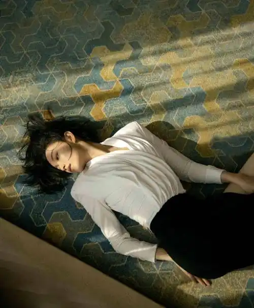 普及了一款叫"珍珠强化旗袍"的穿搭,文艺范的丝裙_时尚_造型_张艺谋