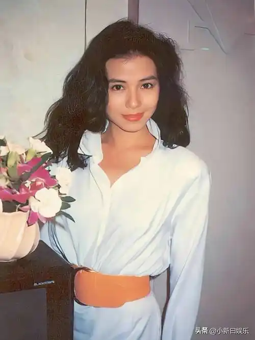 年轻时的钟楚红有多帅?有着"香港梦露"之称的_气质_皮衣_时尚