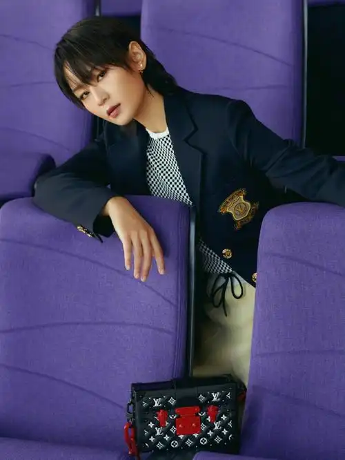 周笔畅亮相lv活动