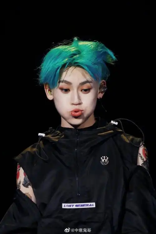 小鬼王琳凯嘟嘴合集~不经意间的可爱动作最撩人@小鬼-王琳凯#小鬼