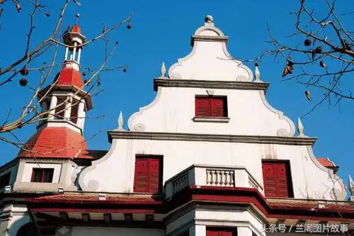 袁世凯故居是天津仅存的一幢德式风格小洋楼!现已改做首府酒楼