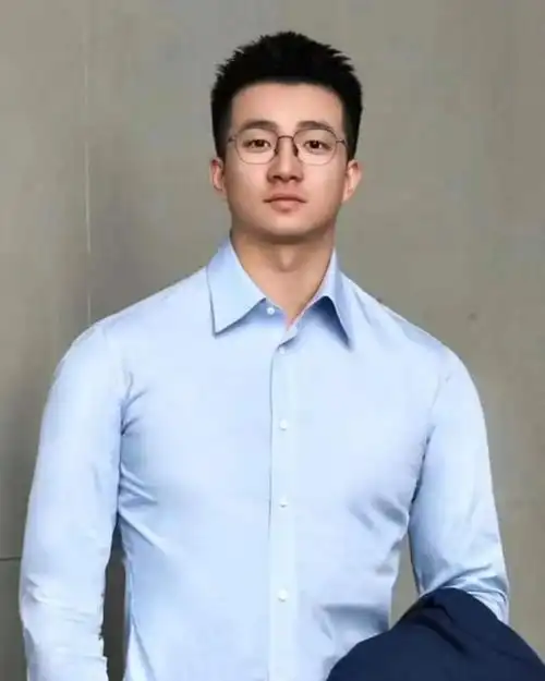 40岁男人发型别乱剪,这3款造型帅气不油腻,尽显男性魅力