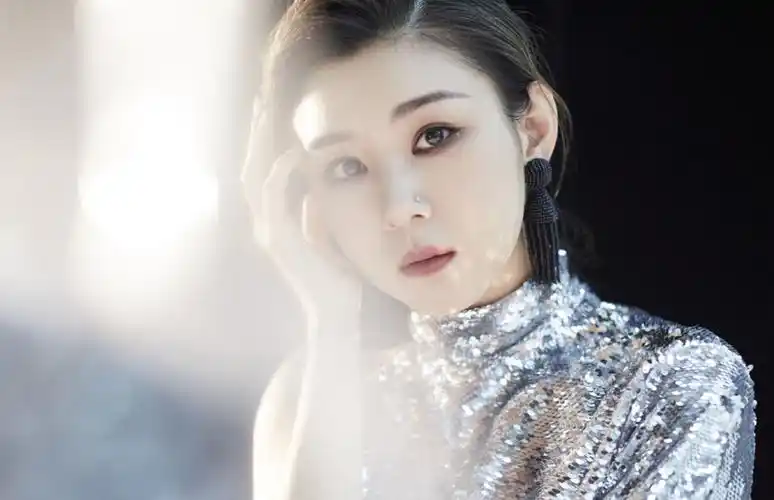 李小萌图片 李小萌时尚写真图片