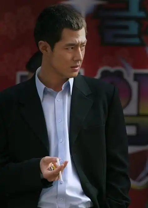 赵寅成:全智贤心中男神,却惨遭金敏喜抛弃,如今41岁仍孤身一人