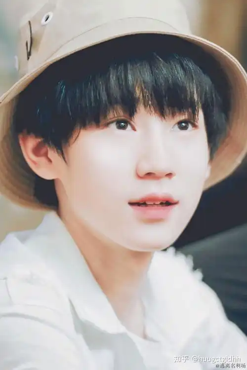有姐妹推下张真源的神图吗? - 知乎