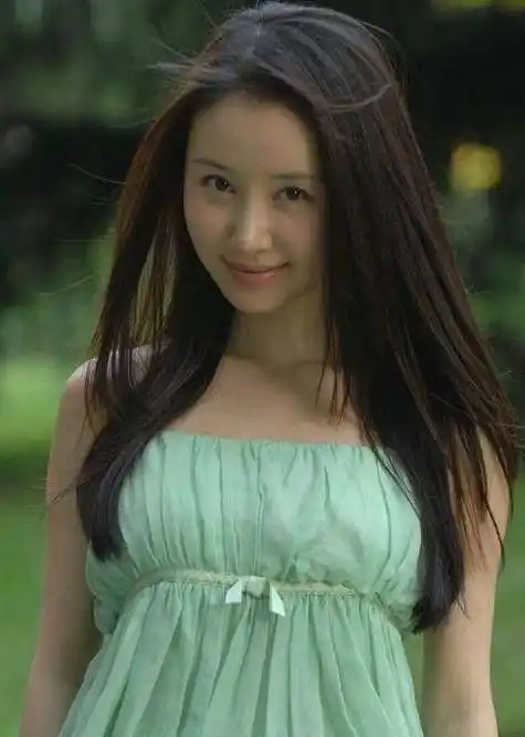 原创30岁的舒畅为什么剪了短发之后,再也不留长发,网友:因为显年轻