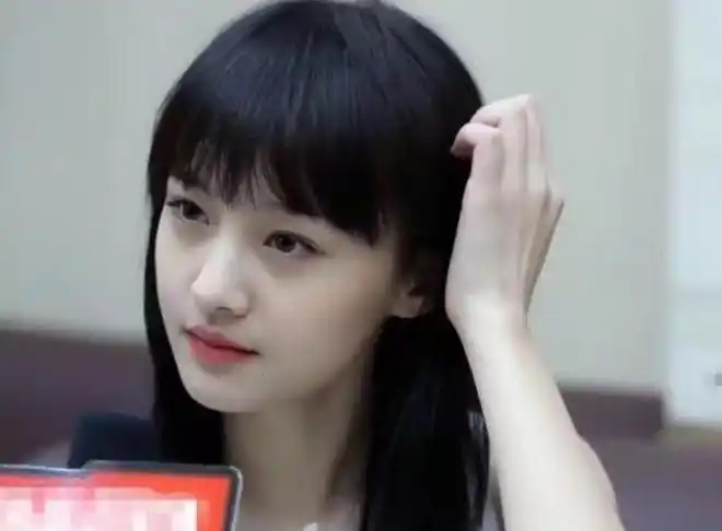 阚清子曾说郑爽大学时是班花,以为是玩笑,看到早期旧照彻底跪了