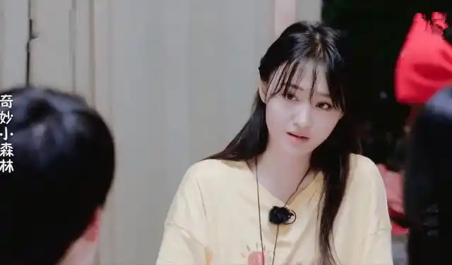 原创杜华点赞杨紫张艺兴绯闻瓜被骂惨吃瓜很香谨防手滑