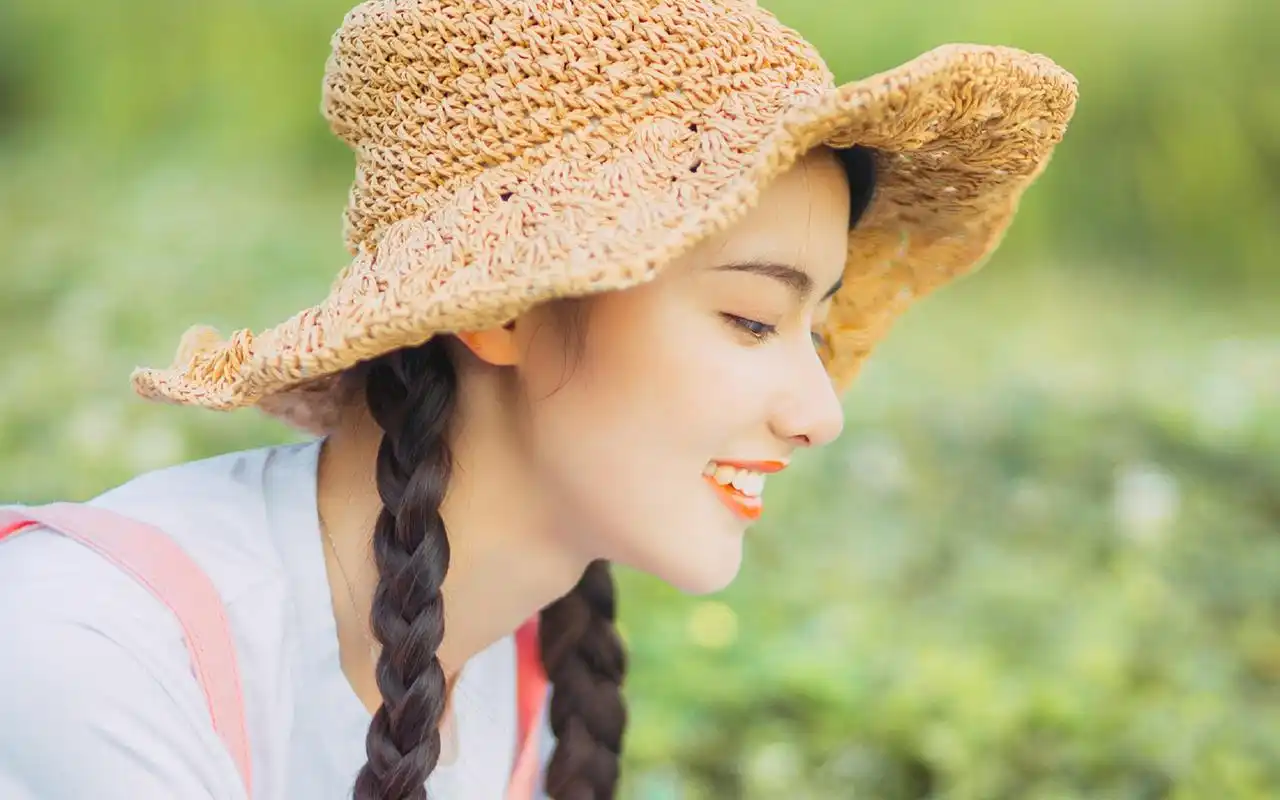 养眼气质美女户外小清新写真图片桌面壁纸