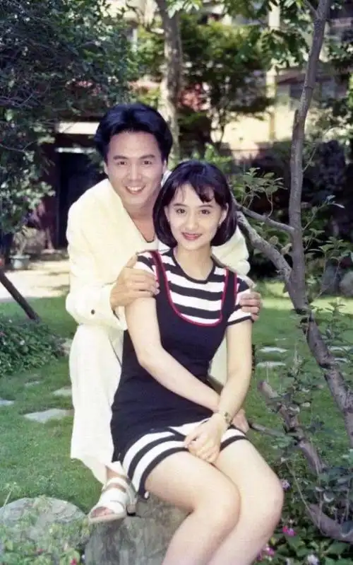 林瑞阳年轻时候的图片 前妻曾哲贞的儿子和女儿