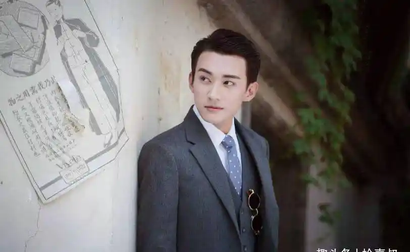 古装男神被导演怒斥,指男方片酬高态度差,强调手上有税务实锤_刘学义