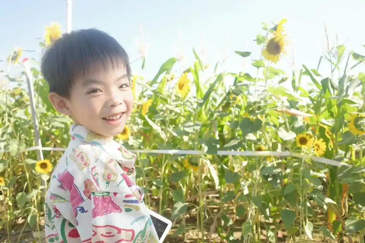 秋日去写真开心就大声笑好吗