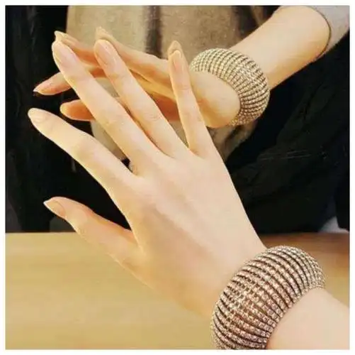 女人享福的手型有什么特征 什么手相好|手型|十指|阳气_新浪新闻