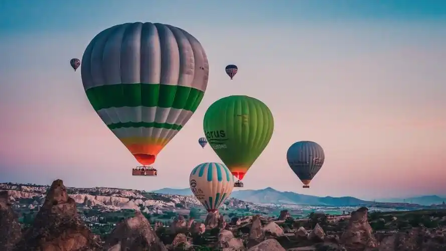 高清梦幻热气球图片_唯美图片