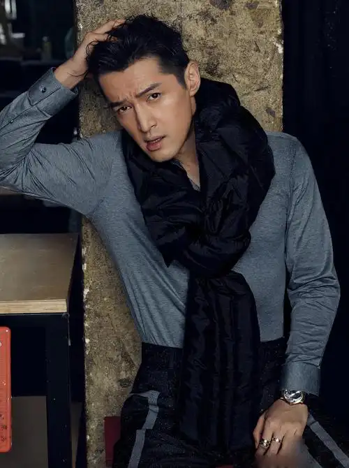 胡歌这次痞帅痞帅的 苏哥哥也会玩酷网友称:要给胡歌生猴子(组图)