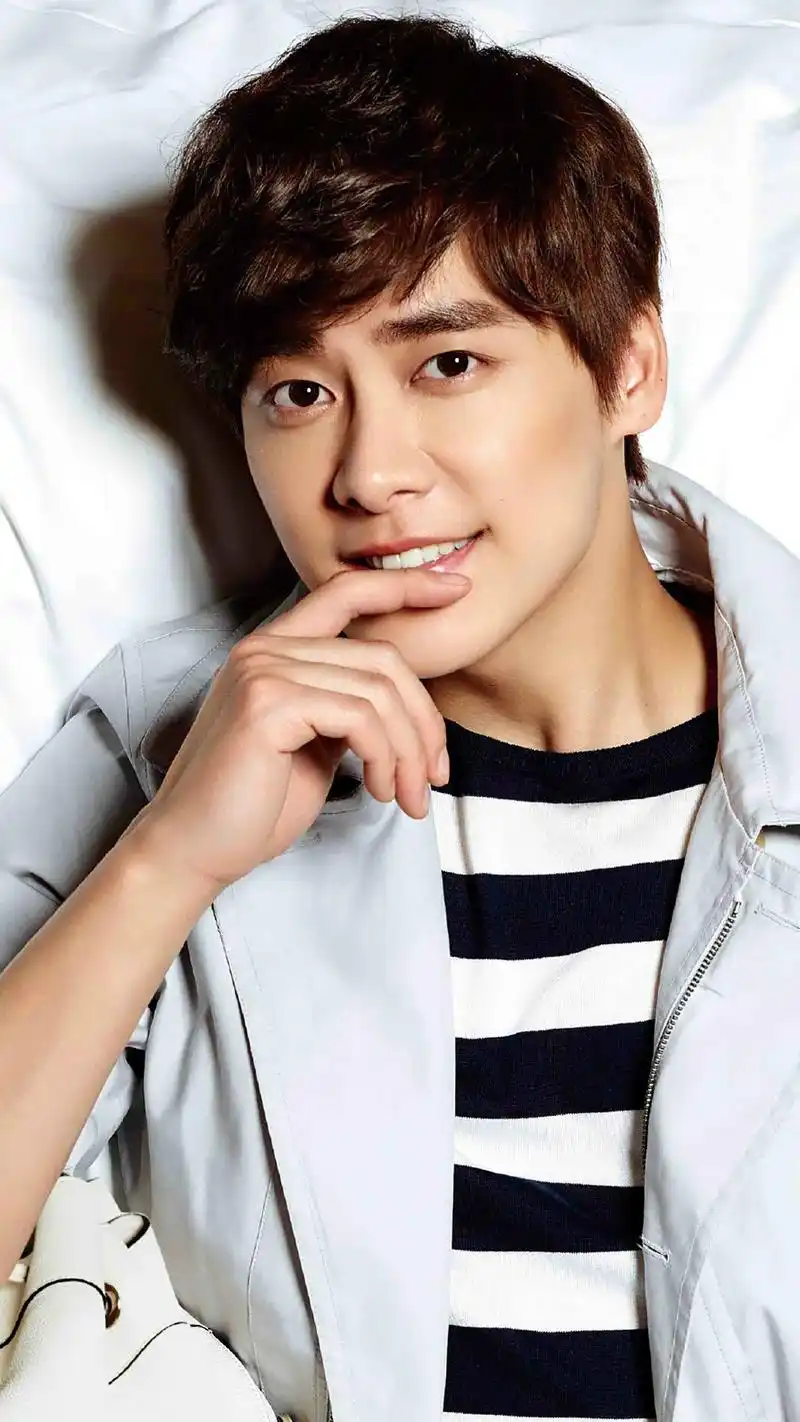 笑的最好看的小哥哥,你最喜欢谁的