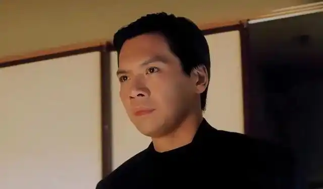 向华强怎么演起龙五?王晶只是让周星驰自由发挥,他却发挥成主角