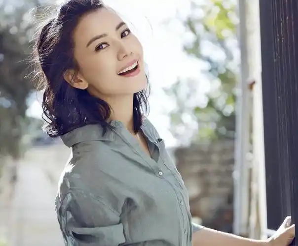 这部电影中,高圆圆化身成身患癌症的白领叶蓝秋.