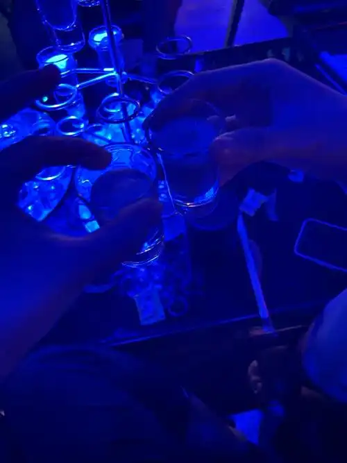 uus分享一下你们出去跟朋友喝酒干杯拍的照片好咩我需要治愈0707